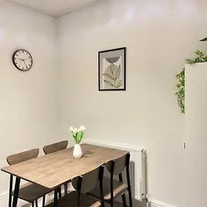 Homestay Kisobi Bedroom 2 United Kingdom